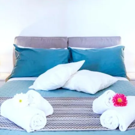 Cosy Place 1 Min To The Beach, Wi-fi, Cental Position *